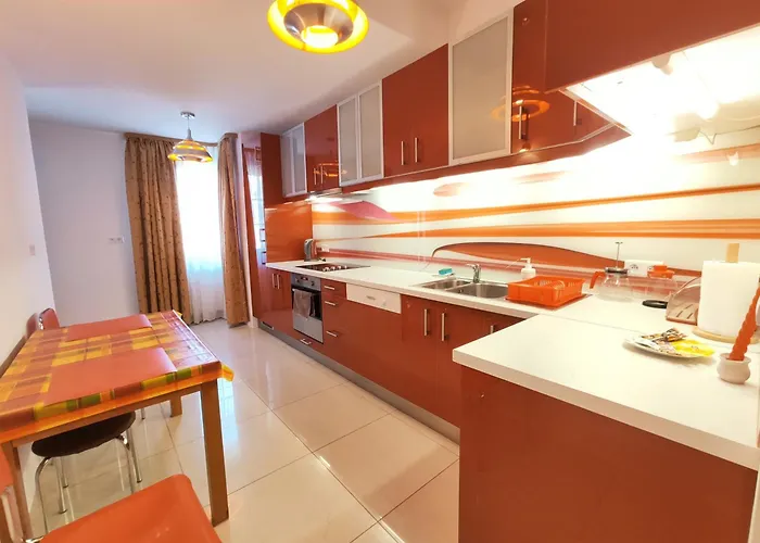 Kazimierza Wielkiego 84 By Homeprime *